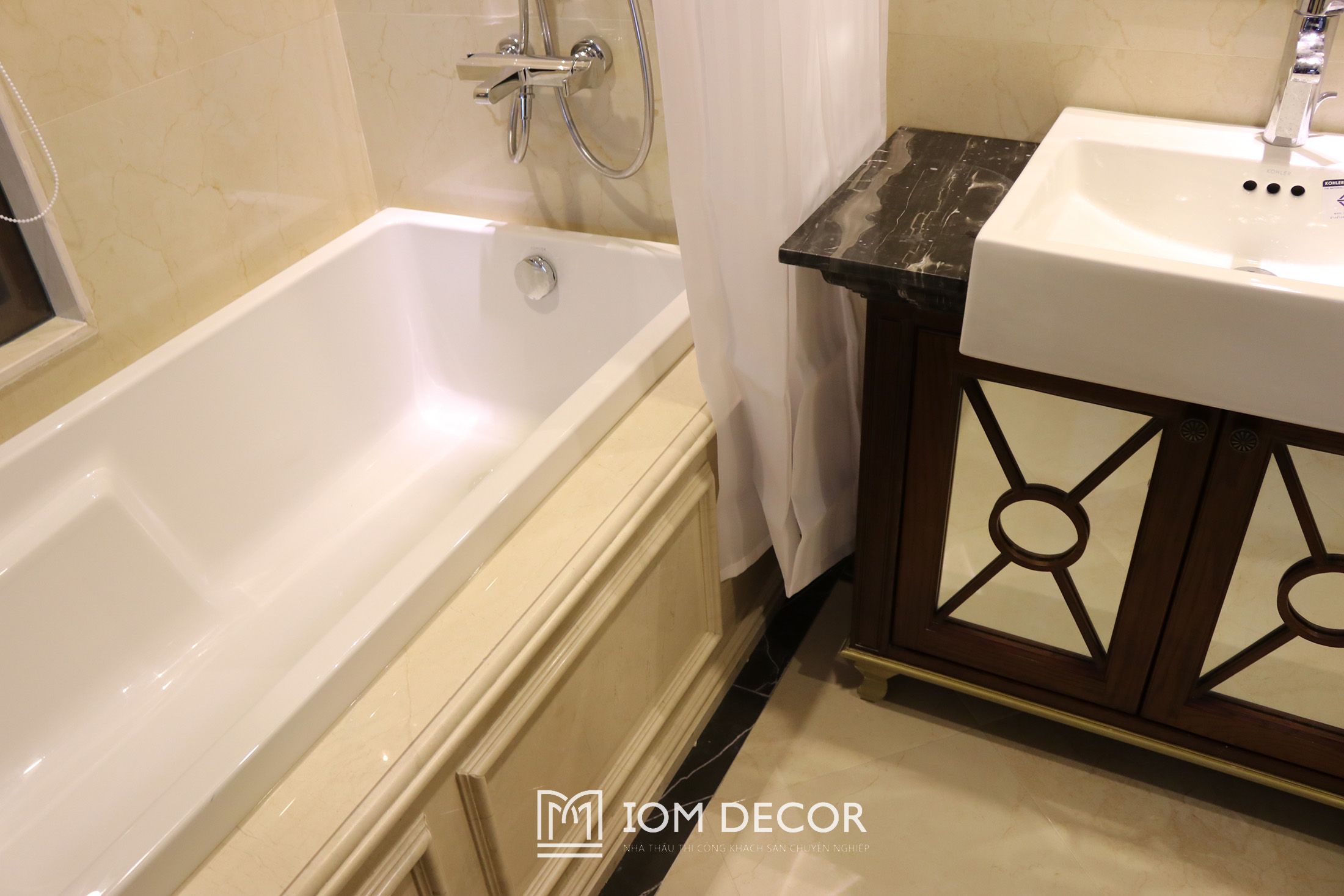 Bộ đồ nội thất Phòng Suite khách sạn tiêu chuẩn 4 sao gô tự nhiên phun sơn Pu. K ( (6)